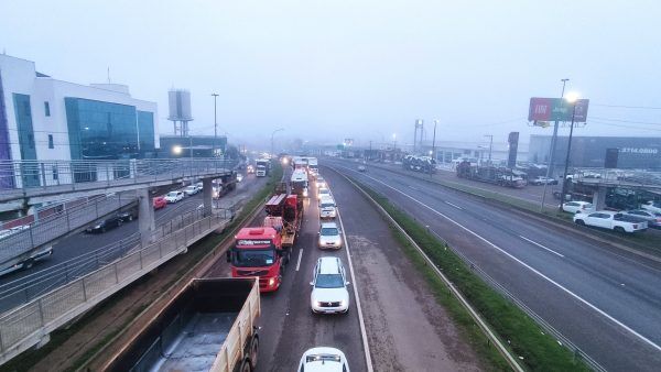 Obras na ponte do Boa Vista congestionam BR-386