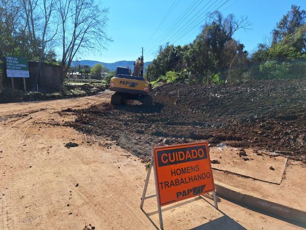 Obras de pavimentação iniciam em trecho de avenida Herbert Arthur Biehl