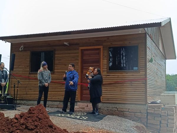 Família Dias é contemplada com primeira casa do projeto “O Recomeço”