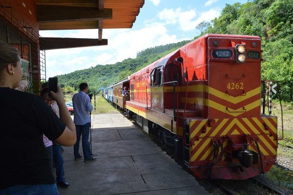 Diefenbach aciona MPF sobre recuperação da Ferrovia do Trigo