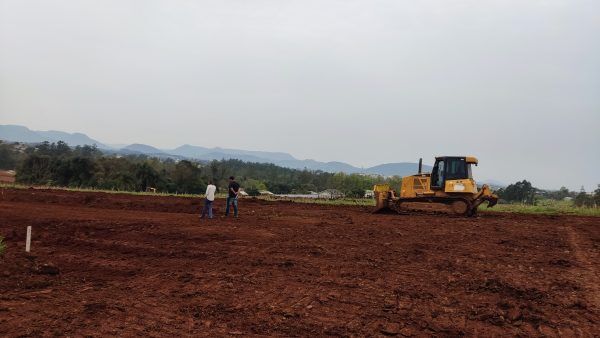 Inicia a terraplanagem para construção de 75 moradias em Arroio do Meio