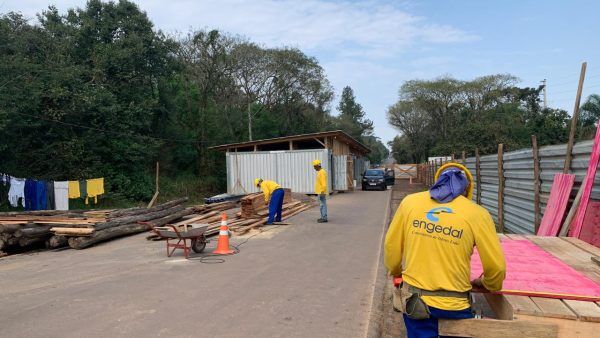 Reconstrução da ponte na ERS-130 segue na montagem do canteiro de obras