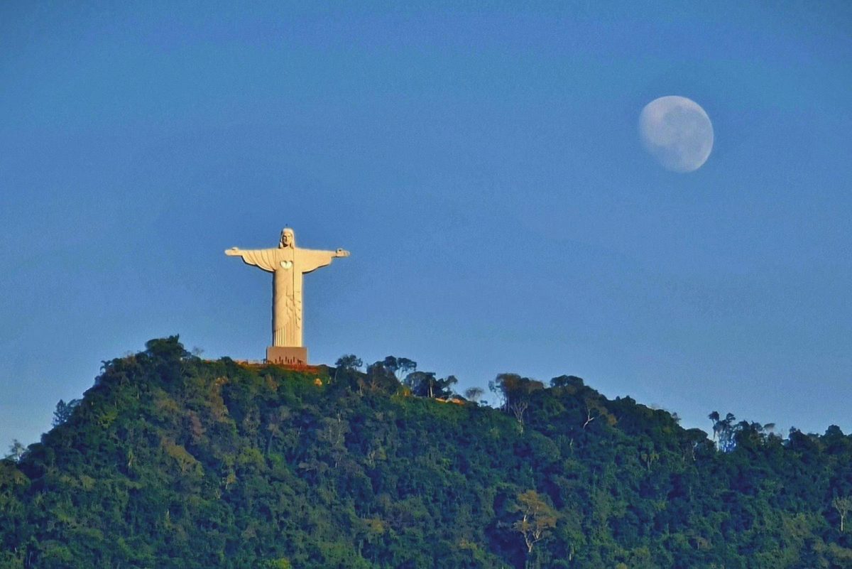 Um hotel aos pés do Cristo Protetor de Encantado