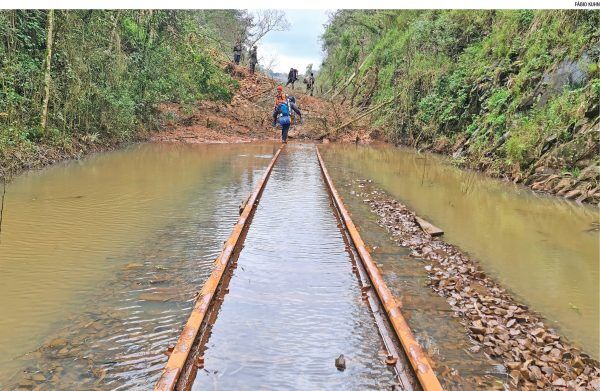 Ferrovias obstruídas isolam o RS e dificultam o transporte de cargas e o turismo