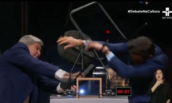 Datena agride Marçal com cadeirada em debate na TV Cultura