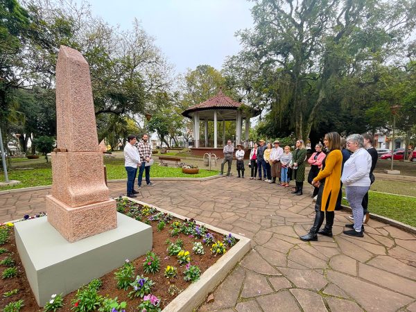 Restaurados, monumentos são entregues em ato simbólico na Praça da Matriz