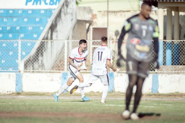 Gonzalo Fornari é herói do acesso na Série D do Brasileirão