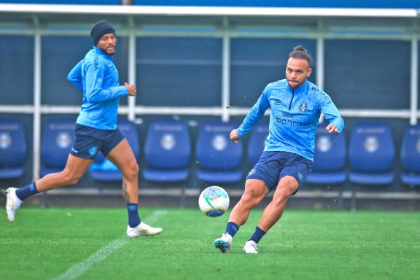 Grêmio tem confronto direto para se afastar do Z4