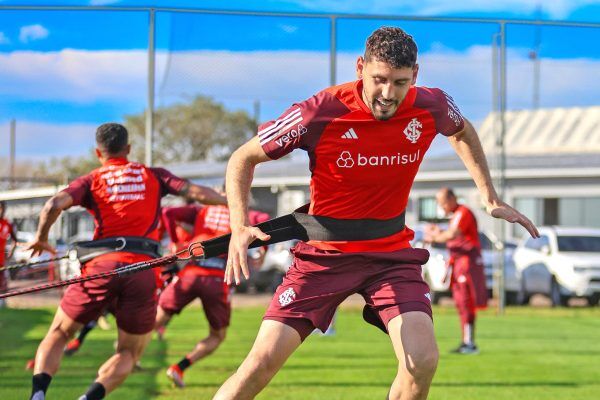 Inter deve ter duas mudanças no time contra o Bragantino