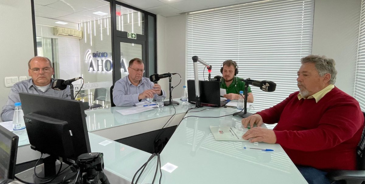 Assista ao debate entre candidatos de Fazenda Vilanova