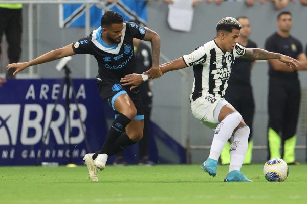 Grêmio e Botafogo empatam sem gols em Brasília