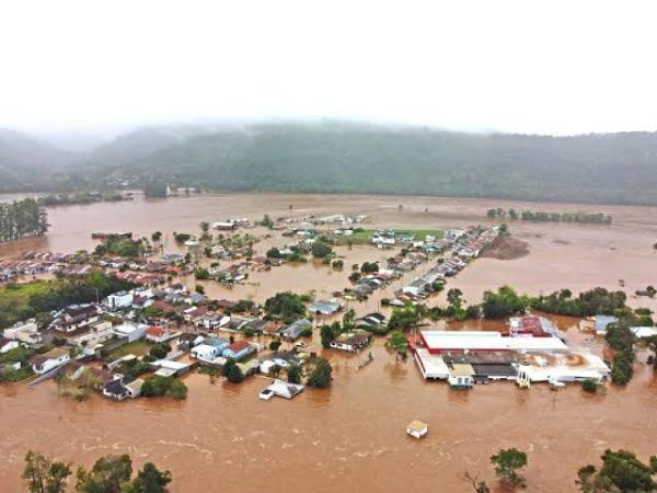 Um ano da tragédia, e nenhuma casa definitiva no Vale