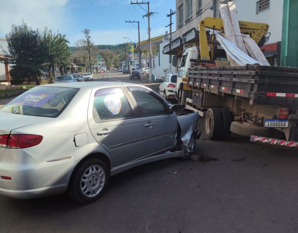 Acidente deixa idoso ferido no Centro de Encantado