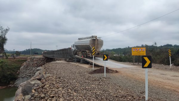 Cerca de 100 mil veículos passam na “Ponte do Exército” em 40 dias 