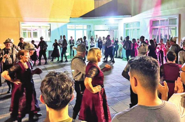 União entre gerações mantém a cultura alemã viva em Estrela