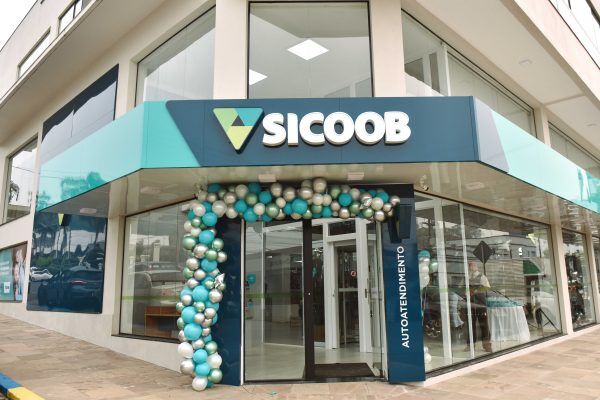 Sicoob inaugura agência no Centro de Encantado