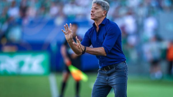 Renato Gaúcho é suspenso por quatro jogos