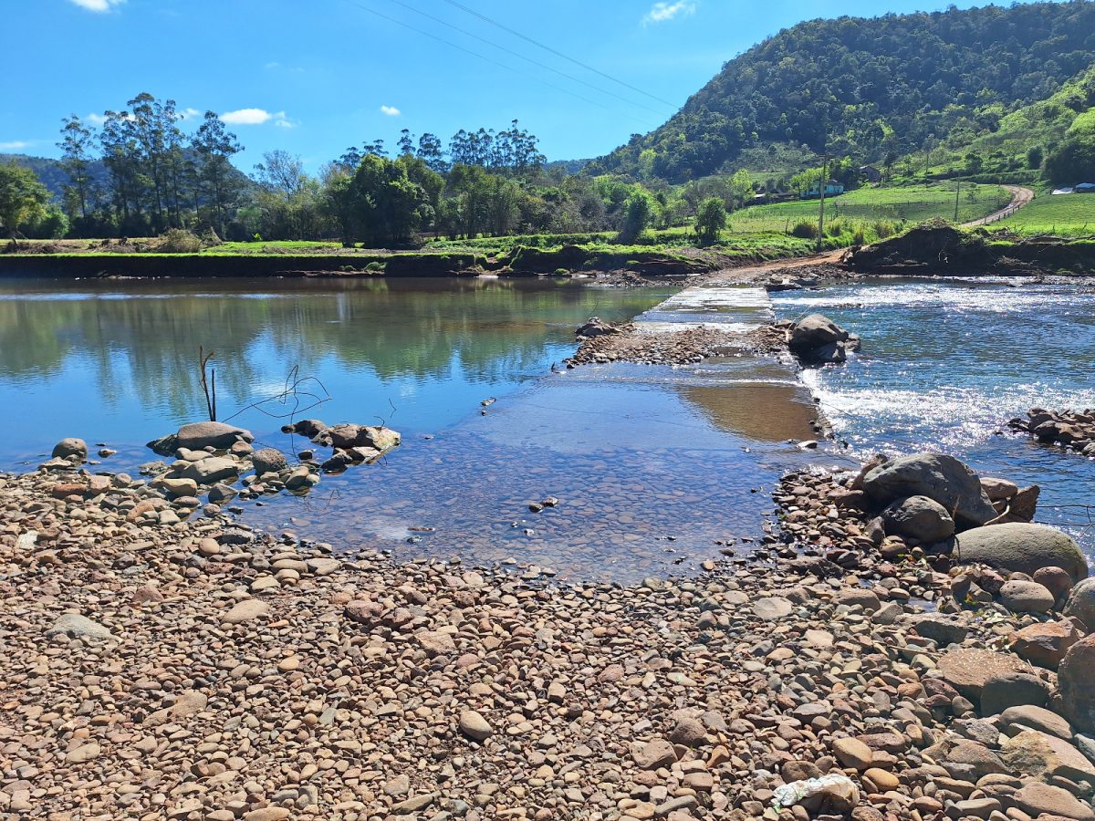 Municípios se unem para construir ponte baixa  