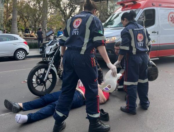 Motociclista fica ferido em acidente na Avenida Benjamin Constant