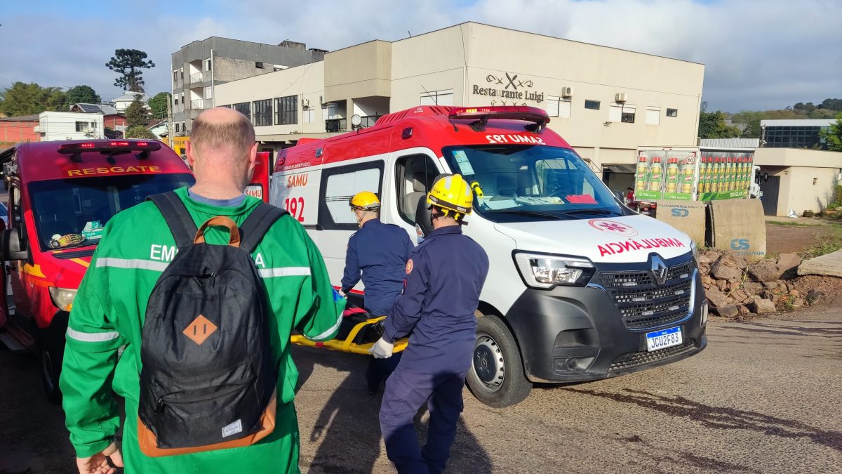 Motociclista é atingida por automóvel na lateral da BR-386