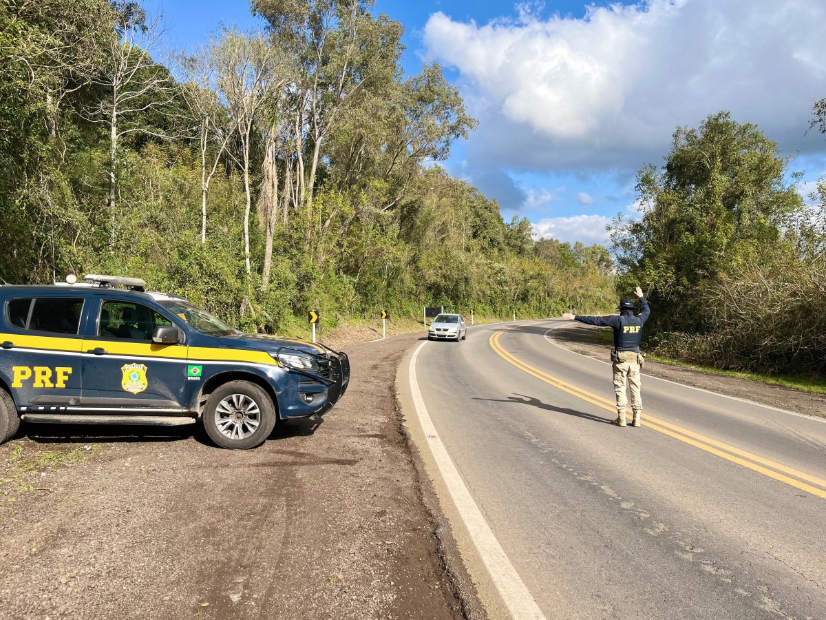 PRF intensifica policiamento nas rodovias federais durante feriadão