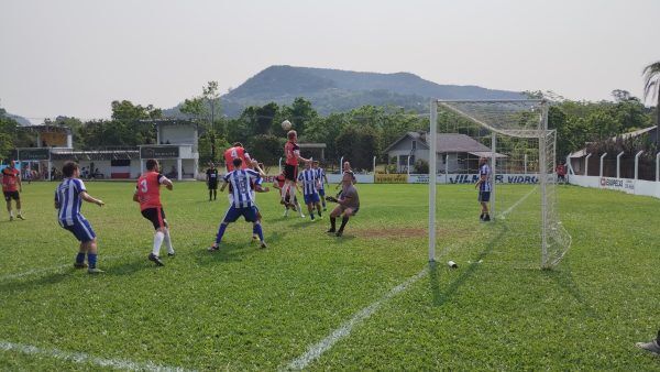 Mais equipes se classificam para as quartas de final