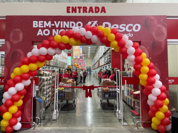 Grupo projeta faturar R$ 1,9 bi e inaugura nova loja Desco