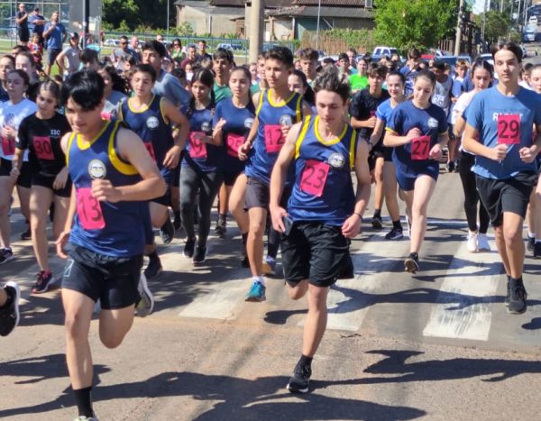 Evento une caminhada solidária e corrida educacional