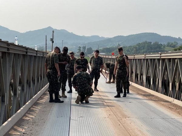 “Ponte do Exército” é bloqueada para manutenção na tarde deste domingo