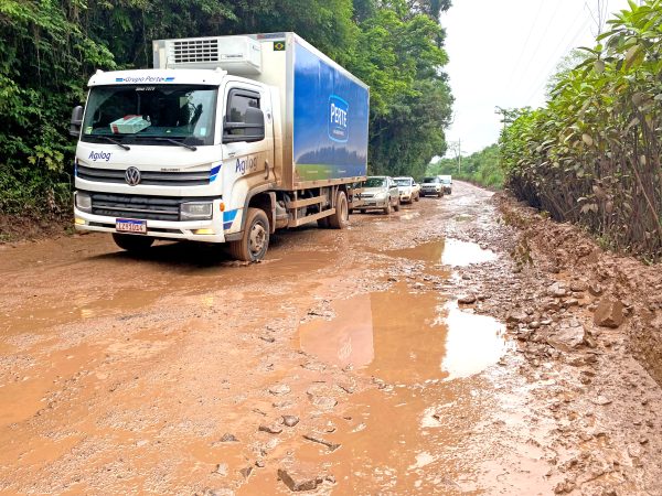 Condições precárias das rodovias desafiam motoristas na região