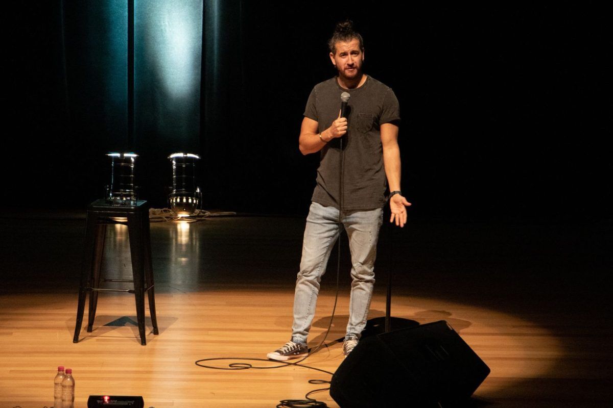 Afonso Padilha volta ao Teatro Univates para apresentar novo show de stand up comedy