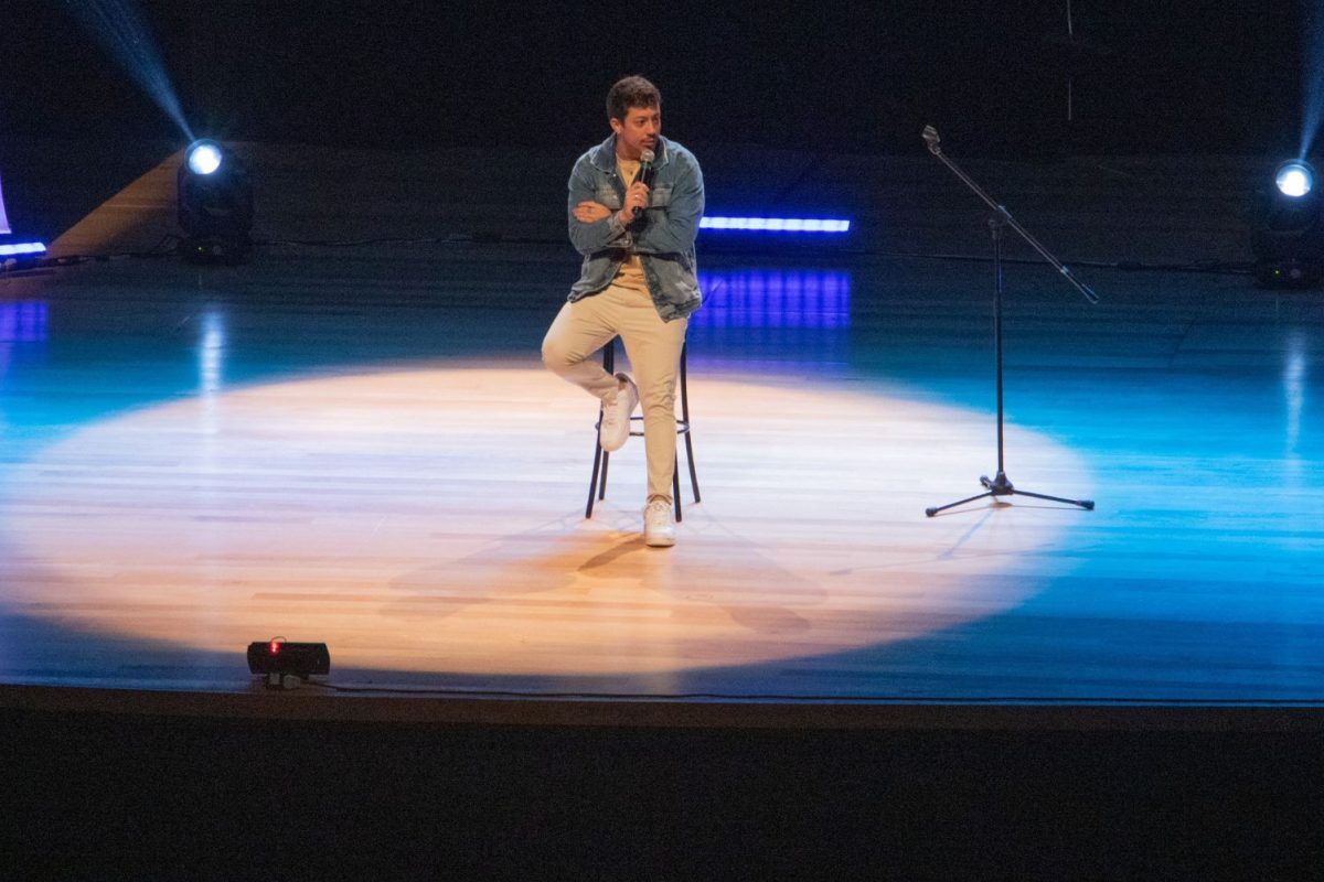 Renato Albani apresenta show de stand up com viés psicológico em novembro