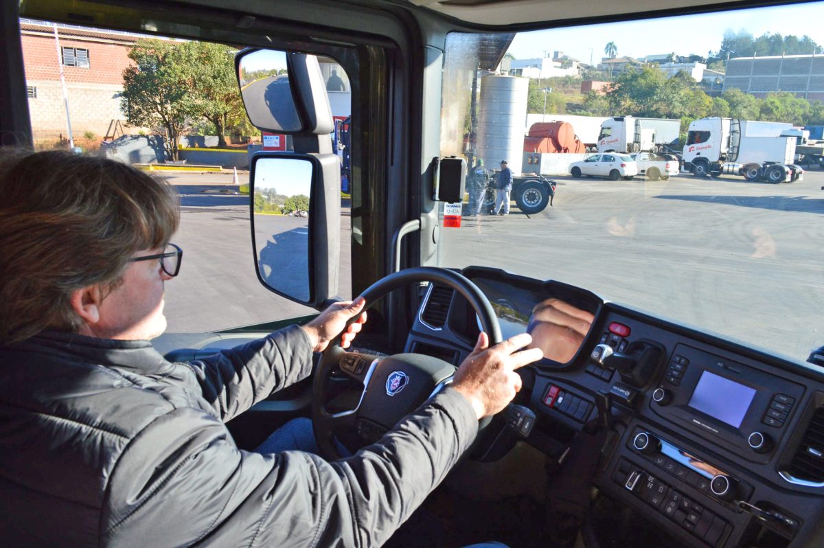 Setor de transporte procura motoristas e mira requalificação profissional