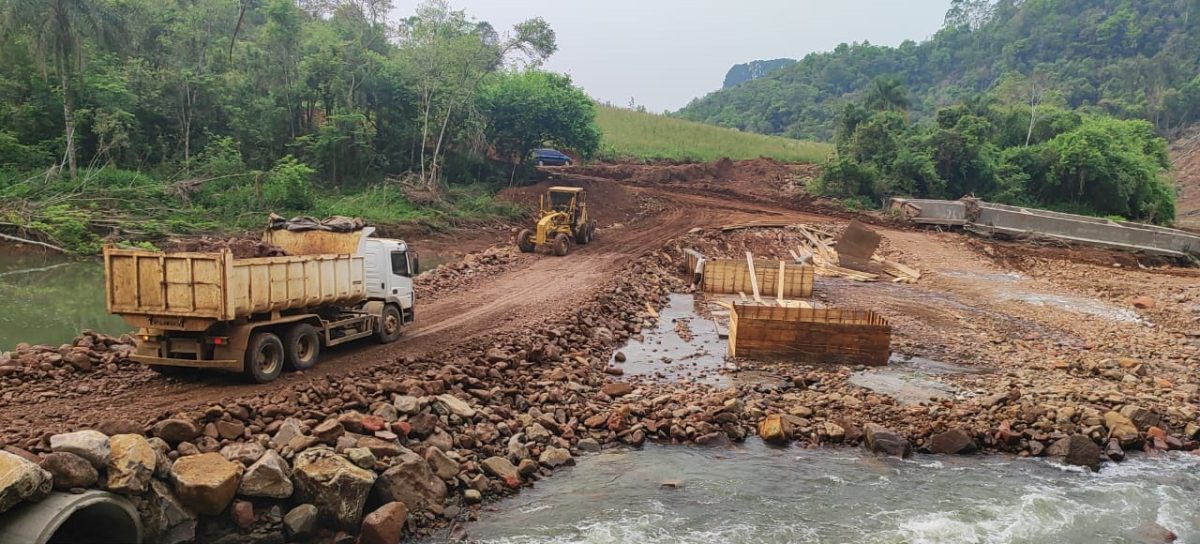 Chuvas retardam construção de estivas entre municípios