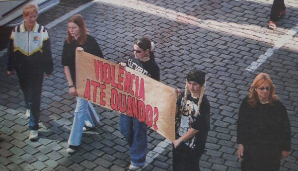 Há 20 anos, mil estudantes protestavam contra a violência