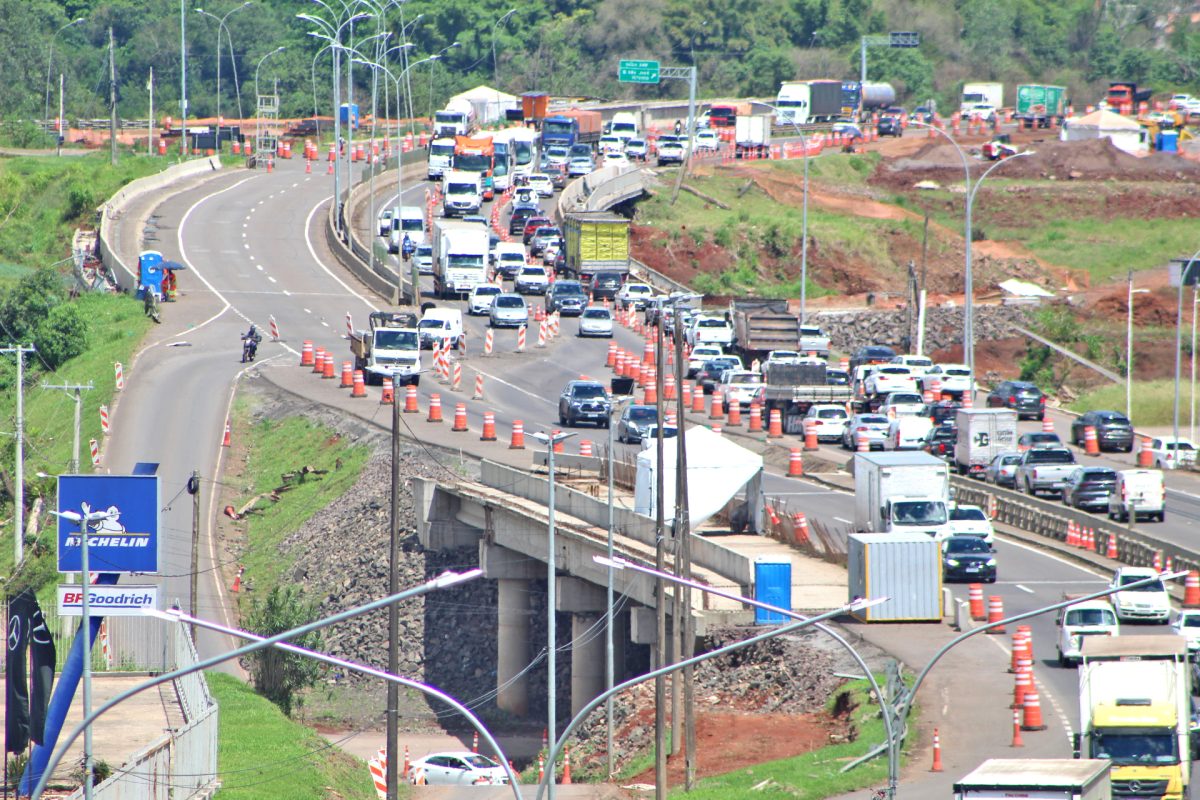 Gargalos no trânsito comprovam fragilidade estrutural