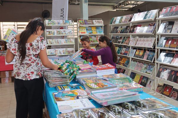 Feira do Livro de Muçum encerra com mais de mil livros vendidos