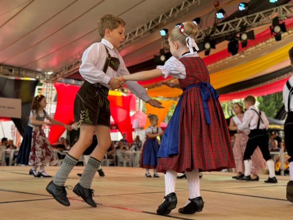 Dança, gastronomia e cultura marcam sábado de evento