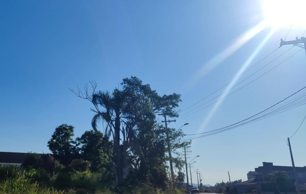 Dias de forte calor antecedem episódio de chuva