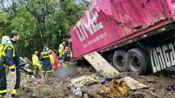 Acidente com jovens atletas de Pelotas deixa nove mortos