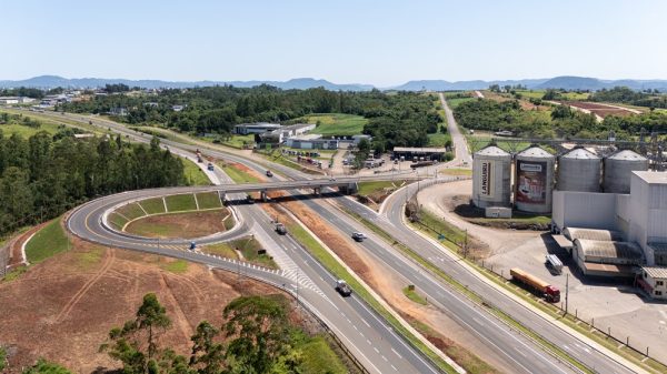 CCR conclui novo viaduto de acesso à Rota do Sol, em Estrela