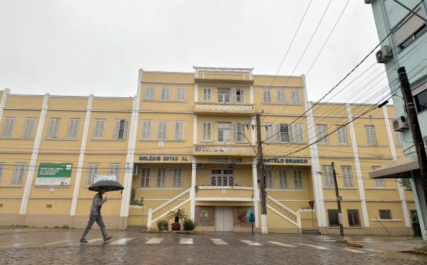 Reconstrução de escolas desafia retorno de Greicy à coordenadoria