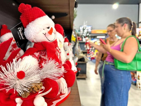 A um mês do Natal, data gera expectativas ao comércio e à cultura