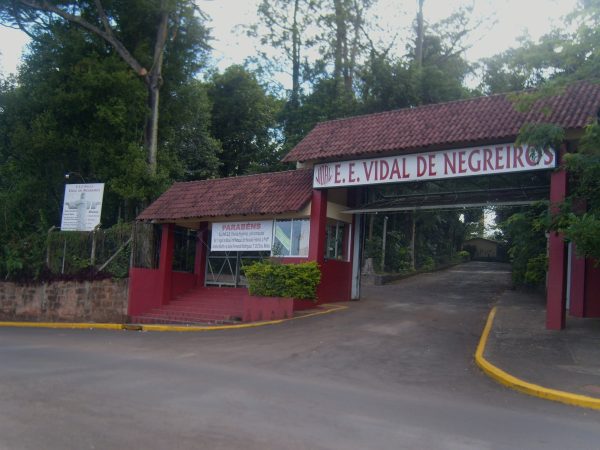 Governador anuncia ampliação de mais 90 escolas de Ensino Médio em Tempo Integral