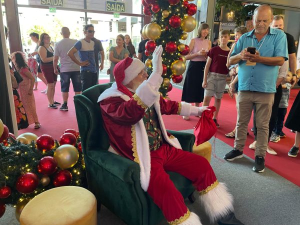 Com a presença do Papai Noel, Lajeado lança evento natalino