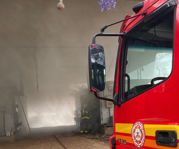 Bombeiros combatem oitavo incêndio em estufa de tabaco