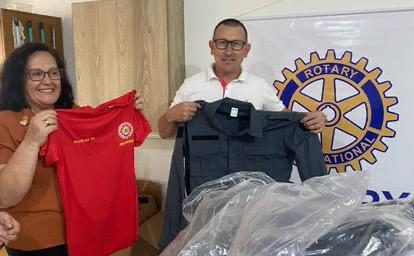 Bombeiros Civis de Encantado ganham uniformes do Rotary Club