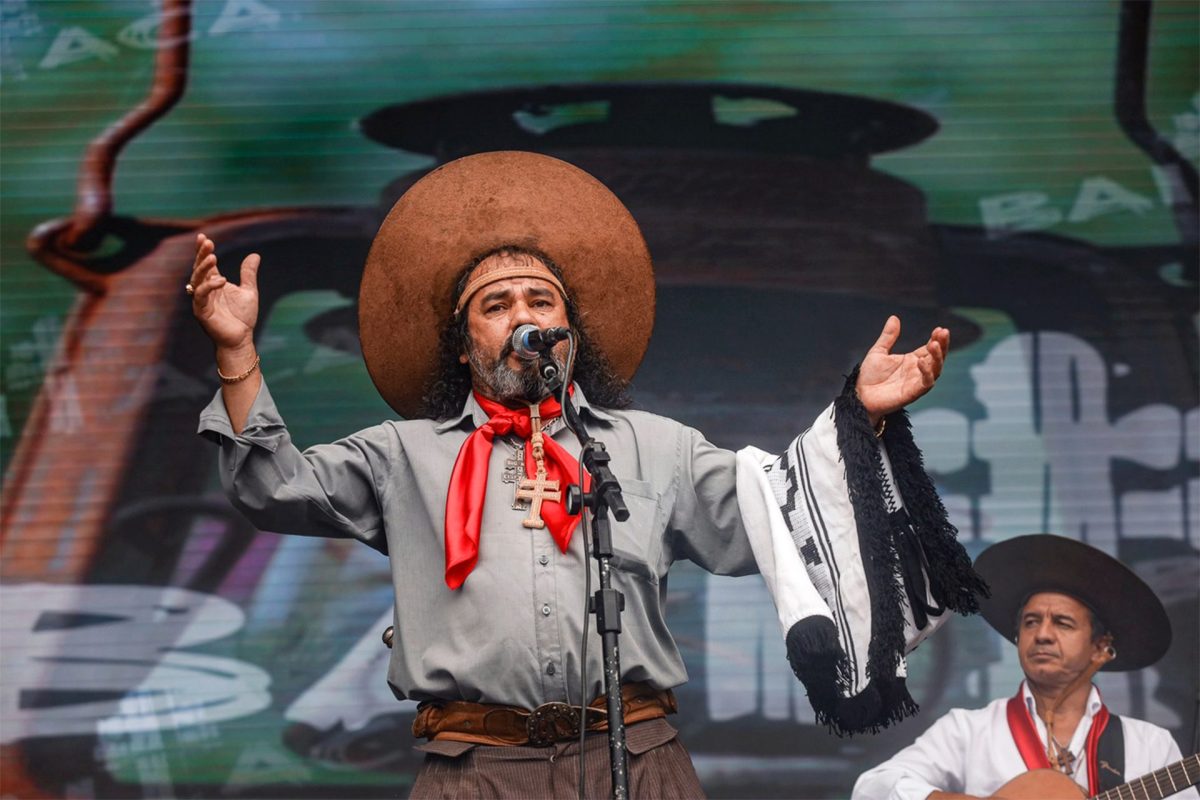 Véspera de feriado tem Baile da Melhor Idade, Baitaca e EletroRádio