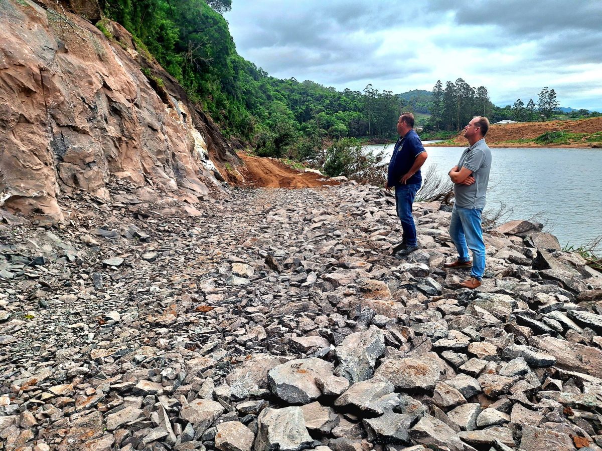 Estrada Velha é reaberta em Linha Perau