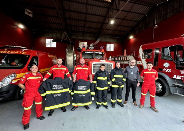 Bombeiros Voluntários de Teutônia adquirem equipamentos com doação do Sicoob